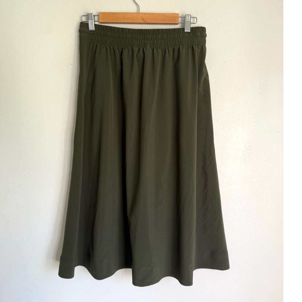 Athleta • Arrival Skirt in Dark Green - Picture 8 of 10